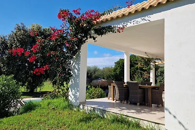 Villa ENA direttamente sul mare con piscina