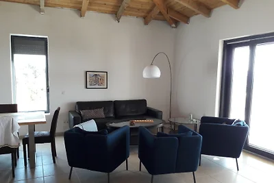 Villa ENA direkt am Meer mit Pool