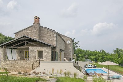 La Casa di Kyra, umgeben von viel Grün in ruhiger Lage mit Pool und Sauna