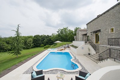 La Casa di Kyra, umgeben von viel Grün in ruhiger Lage mit Pool und Sauna