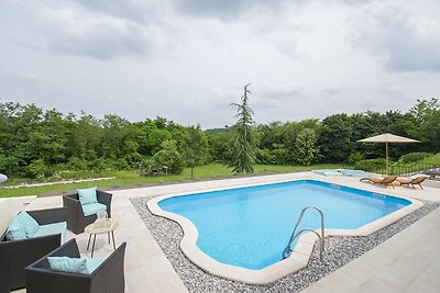 La Casa di Kyra, umgeben von viel Grün in ruhiger Lage mit Pool und Sauna