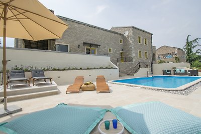 La Casa di Kyra, umgeben von viel Grün in ruhiger Lage mit Pool und Sauna