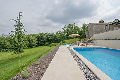 La Casa di Kyra, umgeben von viel Grün in ruhiger Lage mit Pool und Sauna