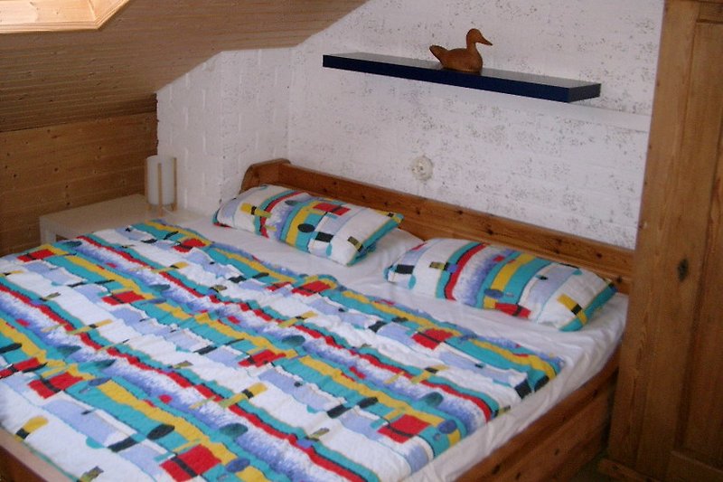 Bed with 2 single mattresses 90cm x 1.90m
