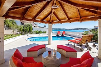 Villa Tihana, 5 meters From The Sea