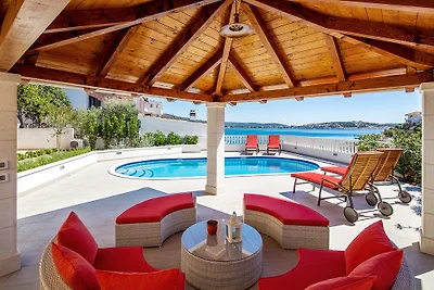 STRANDVILLA TIHANA, 5 met vom Meer