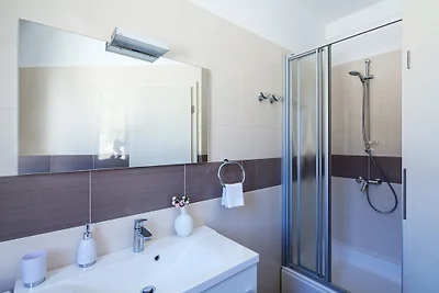 STRANDVILLA TIHANA, 5 met vom Meer
