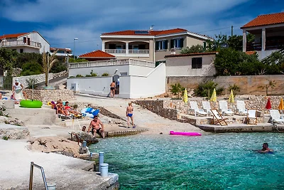 STRANDVILLA TIHANA, 5 met vom Meer