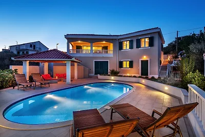 STRANDVILLA TIHANA, 5 met vom Meer