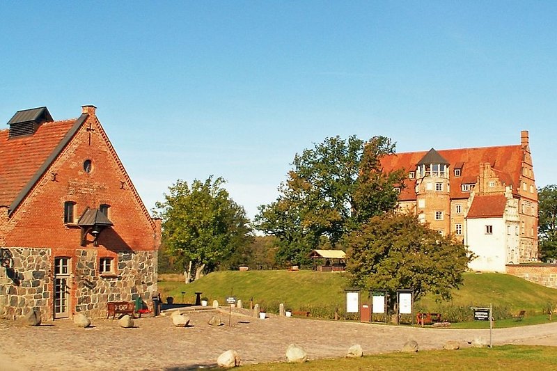 Eine Radtour nach Ulrichshusen zum Schloss mit Restaurant
