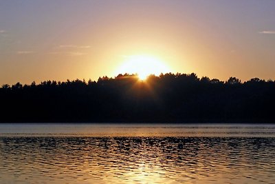 Am Tiefwarensee mit Boot in Waren