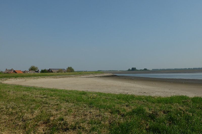 Strand am Dorf (1 km)