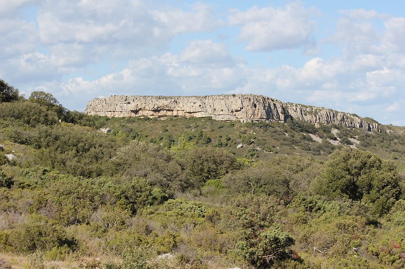 Massive Cliffs