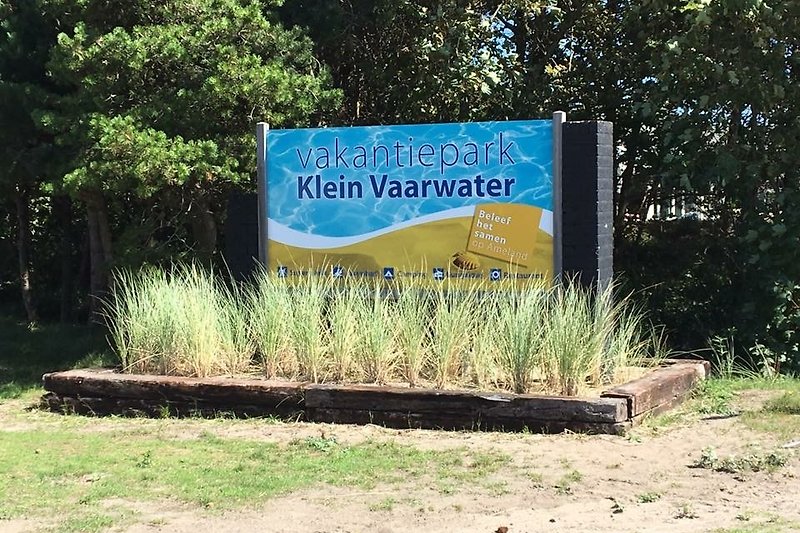 Ontspan en geniet van Klein Vaarwater de natuurlijke omgeving met prachtige planten, bomen en groen.