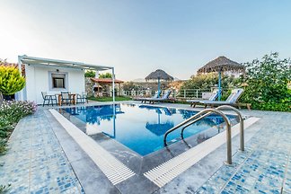 Villa Thalia, Schwimmbad, Pitsidia