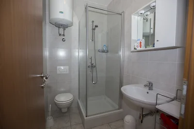 Apartmani Simona- Lopar