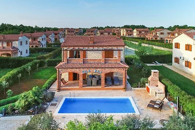 Villa Raj mit eigenem Pool