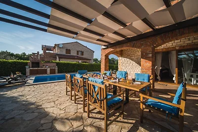 Villa Mani