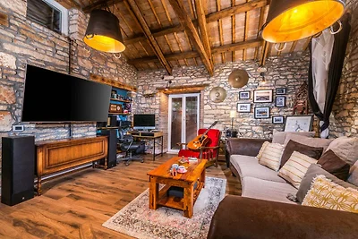 Rustic Cozy house Pupy
