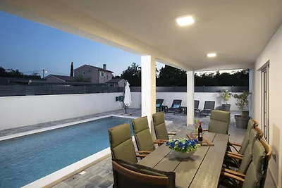 Villa Blue Rose