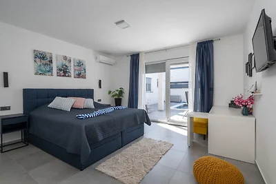 Villa Blue Rose