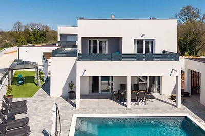 Villa Blue Rose