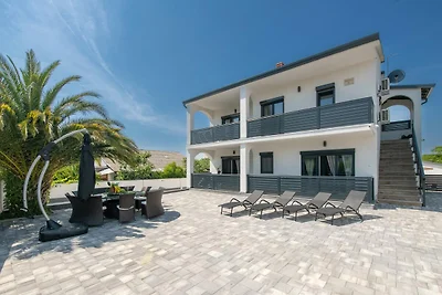 Villa LiLi Apt 2