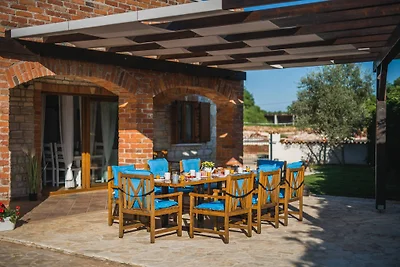 Villa Mani