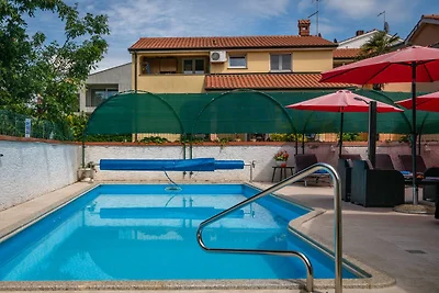 Vila Mali dvorac