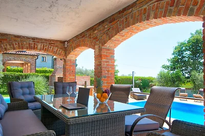 Villa Raj mit eigenem Pool