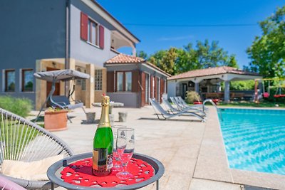Villa Adalene mit 60 m2 Pool
