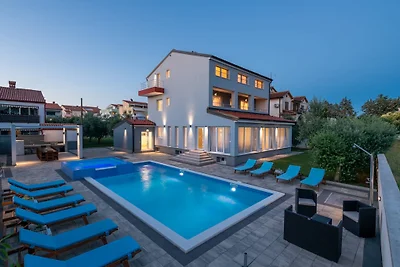 Villa con 9 camere da letto