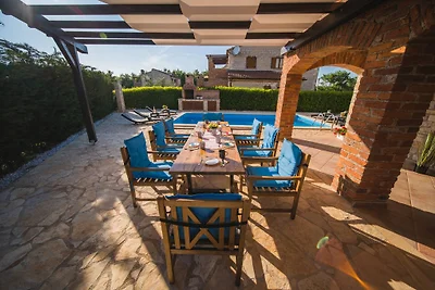 Villa Mani