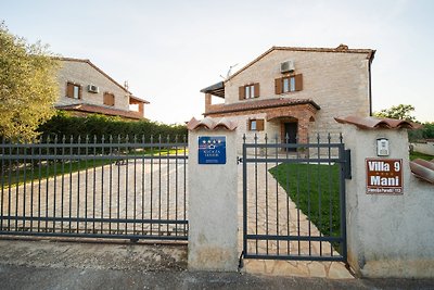 Villa Mani