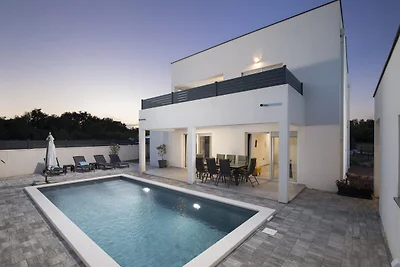 Villa Blue Rose