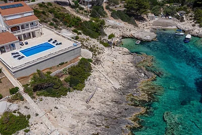 Holiday House Nova