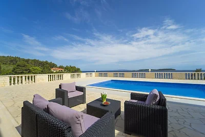 Holiday House Nova