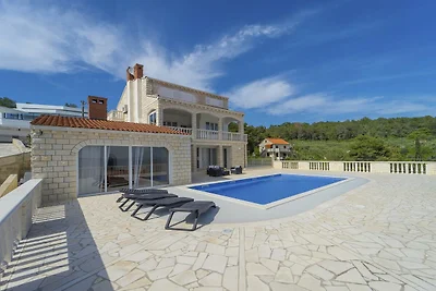Holiday House Nova