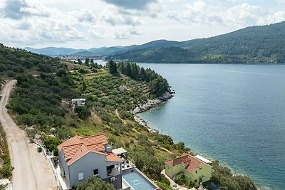 Villa Franka with pool and sea view