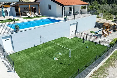 Lovely modern villa with private pool near Vela Luka
