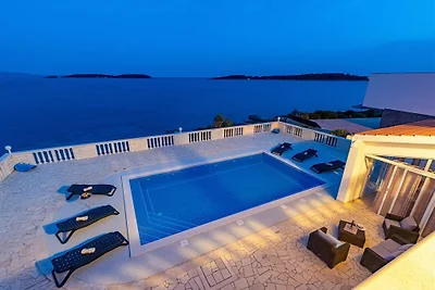 Holiday House Nova