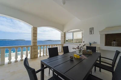 Holiday House Nova