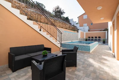 Holiday House Neda
