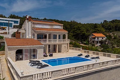 Holiday House Nova