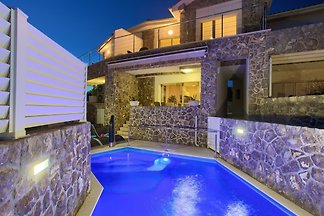 Villa Miracle 1 mit beheiztem Pool