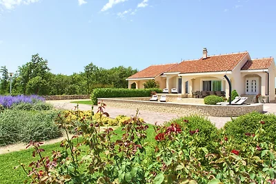 Villa Gardena mit großem Garten