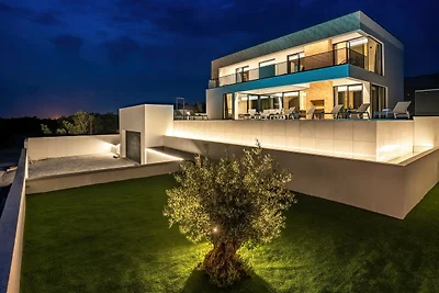 Villa Sea Line