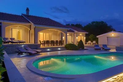 Villa Gardena mit großem Garten