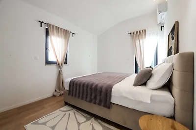 Villa Aurora
