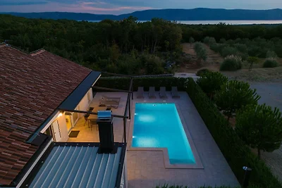 Villa Elegant mit beheiztem Pool